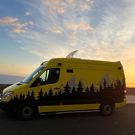 On Road- Feel Freedom With Campervan! Guincho  Eksteriør billede