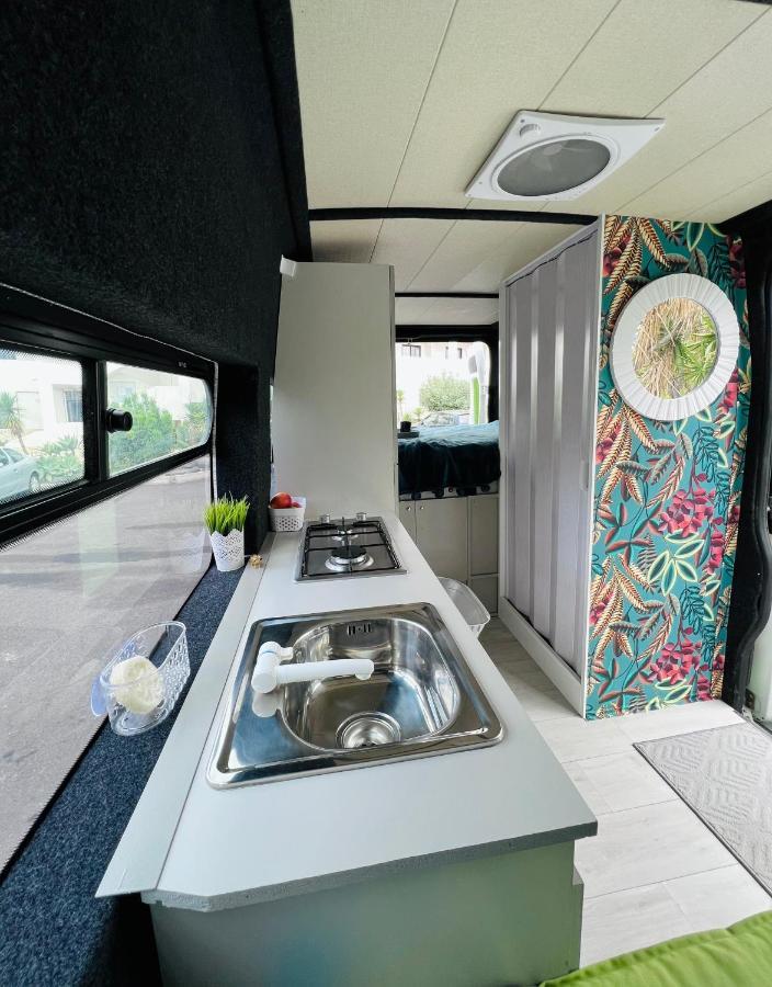 On Road- Feel Freedom With Campervan! Guincho  Eksteriør billede