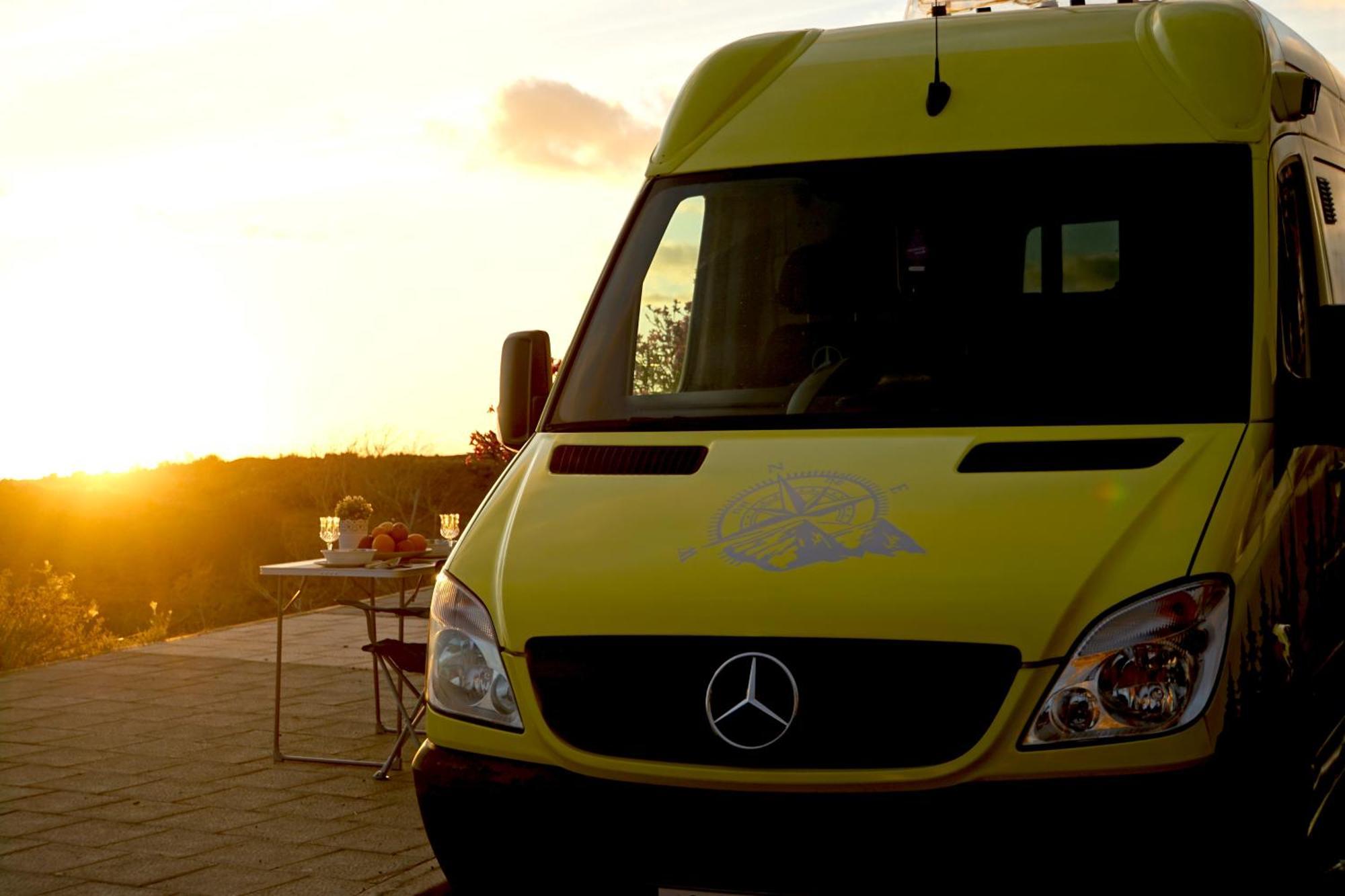 On Road- Feel Freedom With Campervan! Guincho  Eksteriør billede