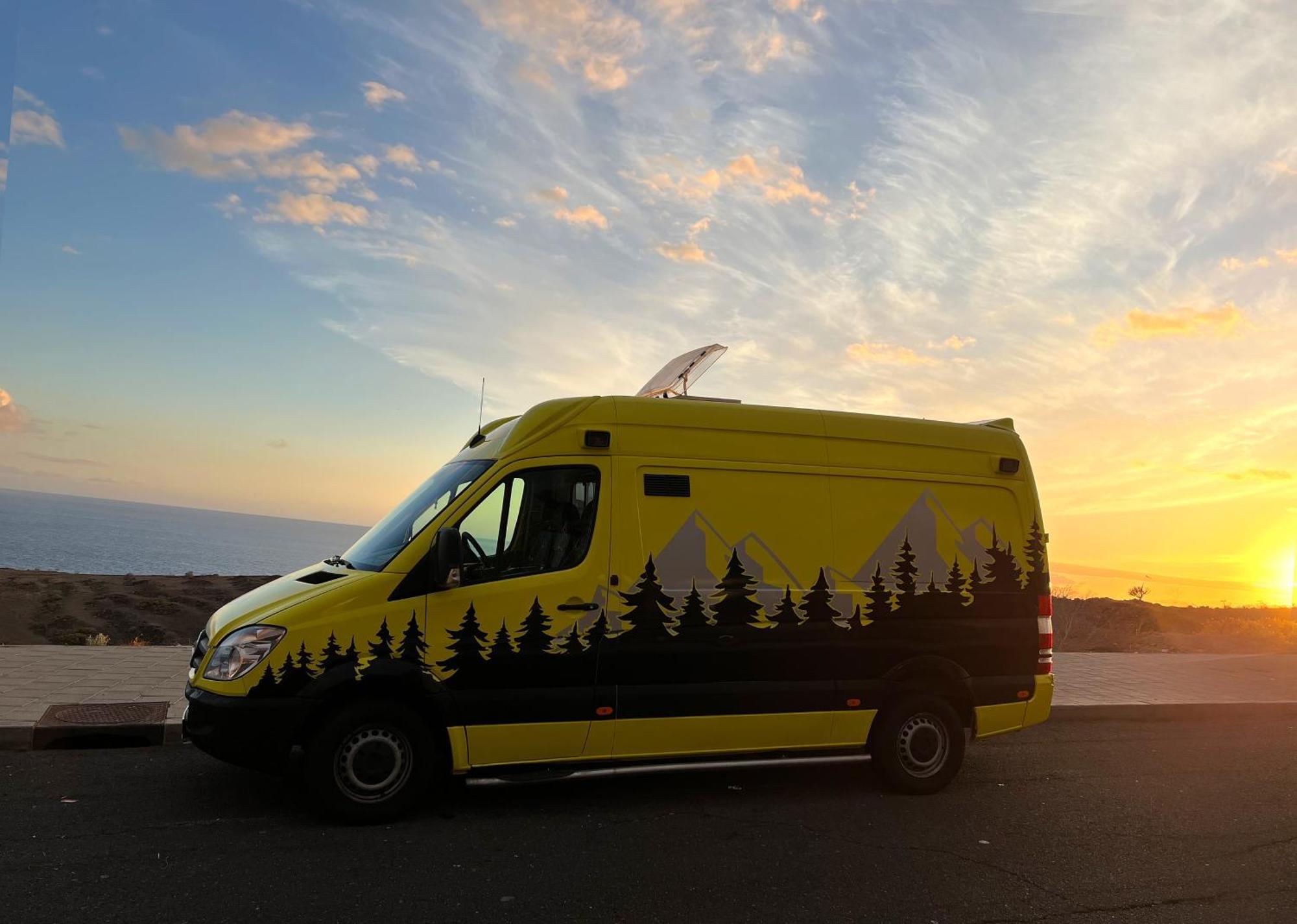 On Road- Feel Freedom With Campervan! Guincho  Eksteriør billede